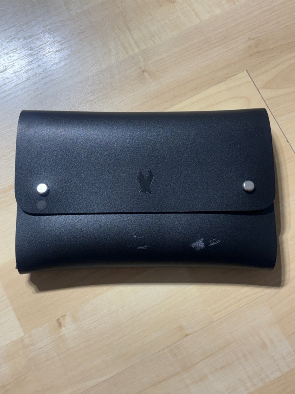 Black Men's Leather Toiletry Pouch with Snap Closure